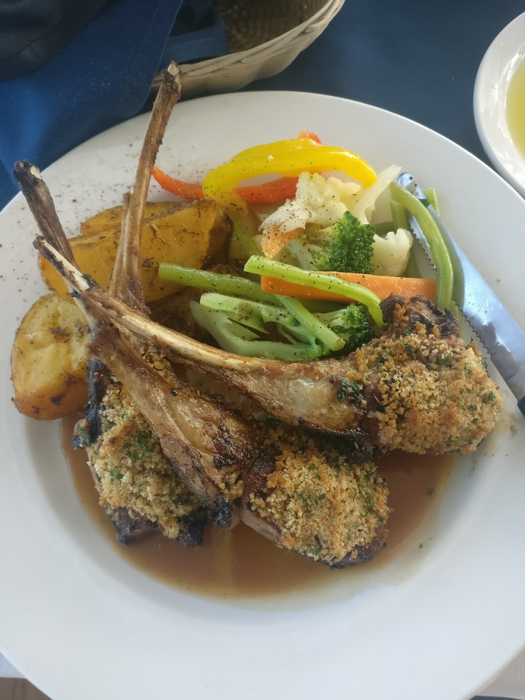Bluffers Restaurant | 7 Brimley Rd S, Scarborough, ON M1M 3W3, Canada | Phone: (416) 264-2337