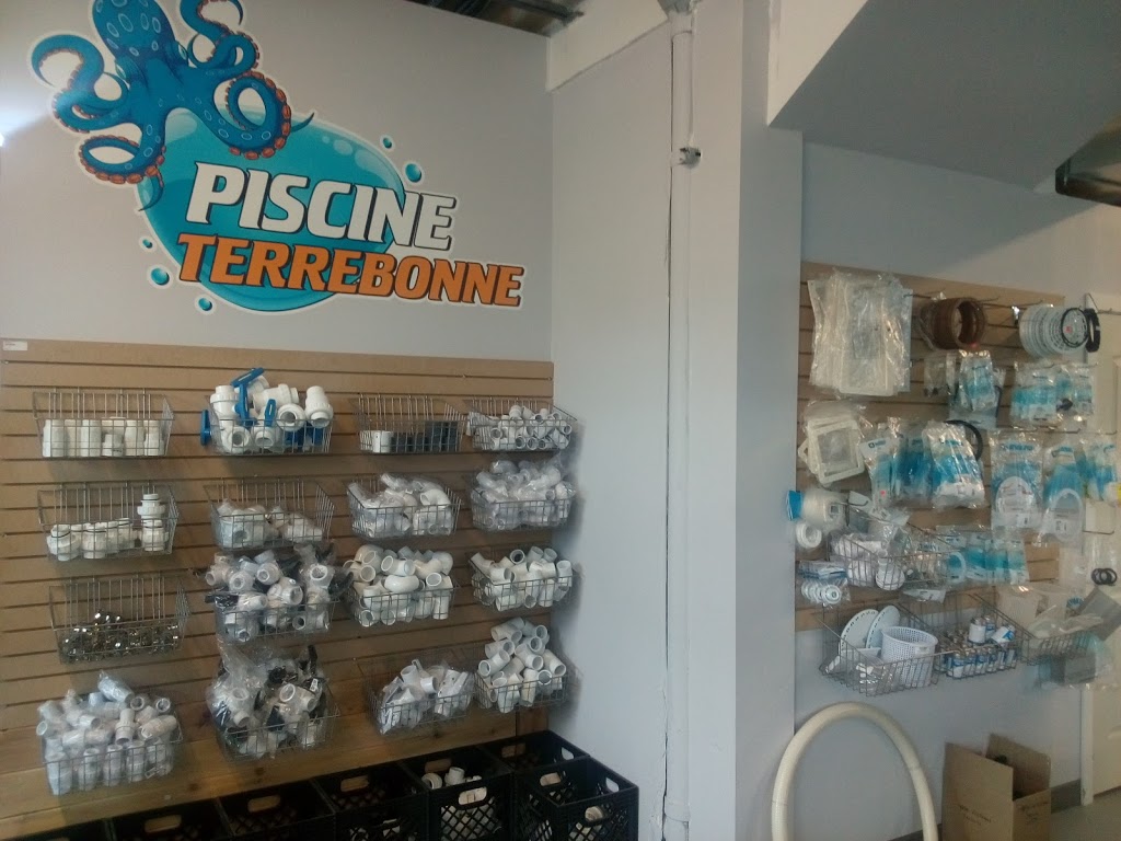 Piscine Terrebonne | 6000 Boulevard Laurier Suite 100, Terrebonne, QC J7M 0A1, Canada | Phone: (450) 918-9595