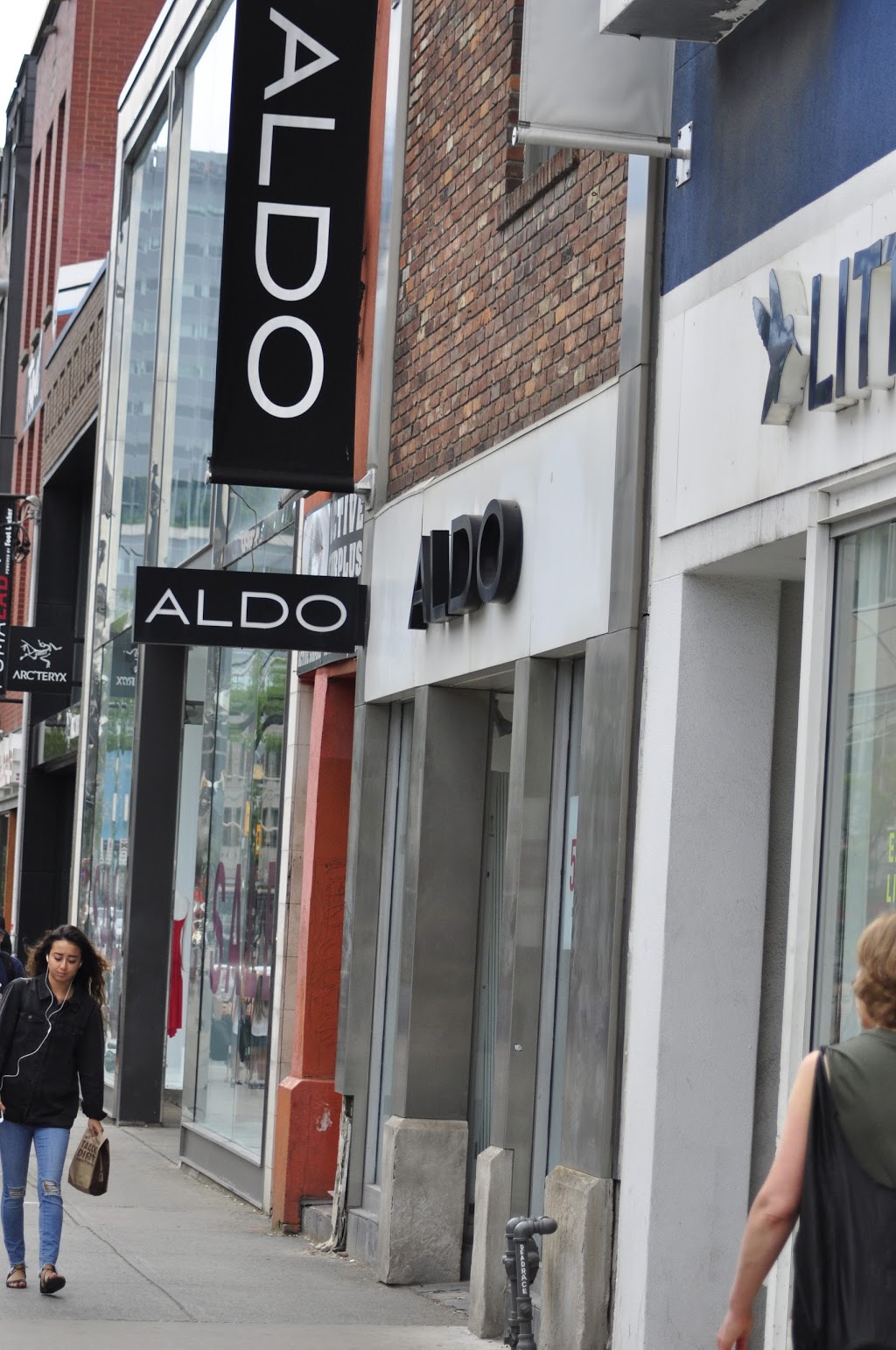 Aldo | 349 Queen St W, Toronto, ON M5V 2A4, Canada | Phone: (416) 340-9882