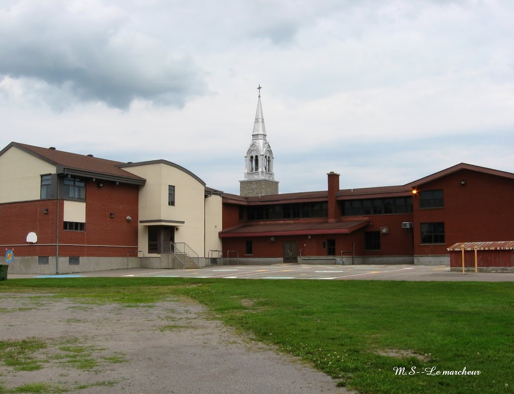 École Saint-Michel-Archange | 430 Place Saint-Michel, Saint-Michel, QC J0L 2J0, Canada | Phone: (514) 380-8899