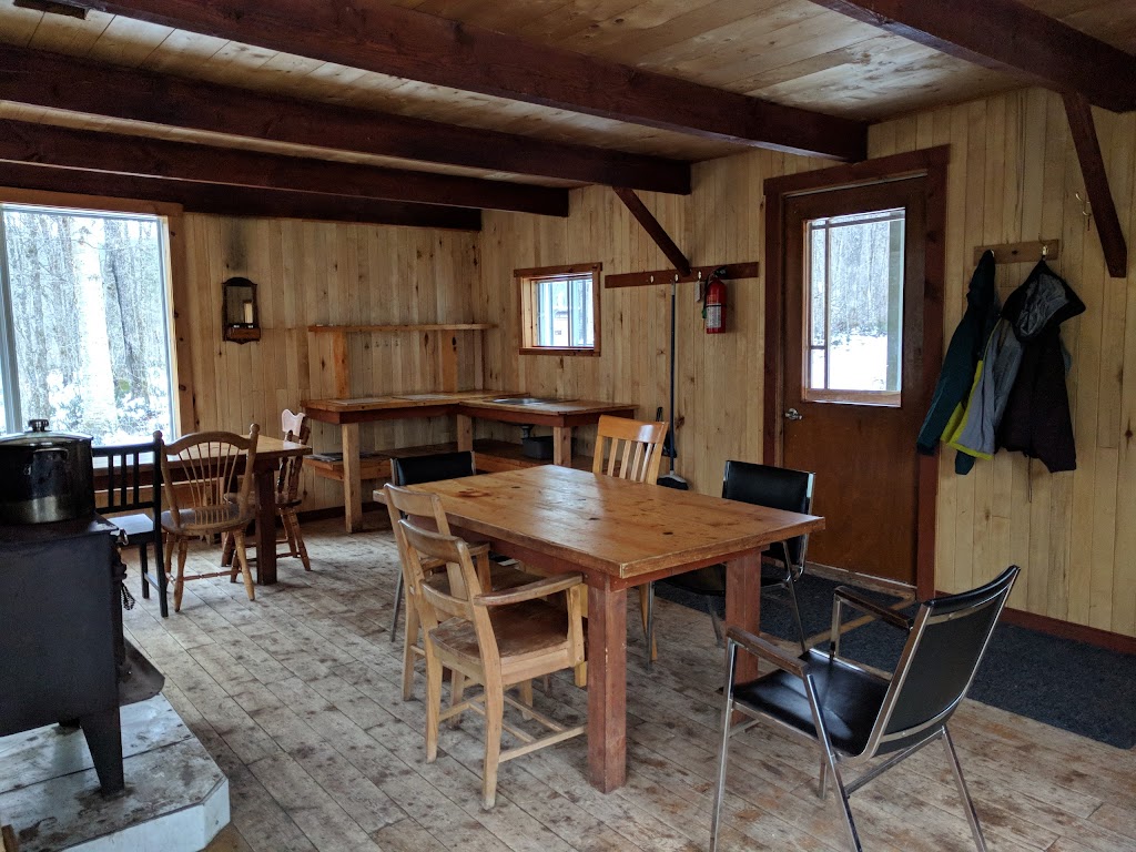 Refuge Le Draveur | Vallée Bras-du-Nord, 107 Grande Ligne, Saint-Raymond, QC G3L 2Y4, Canada | Phone: (418) 337-3635