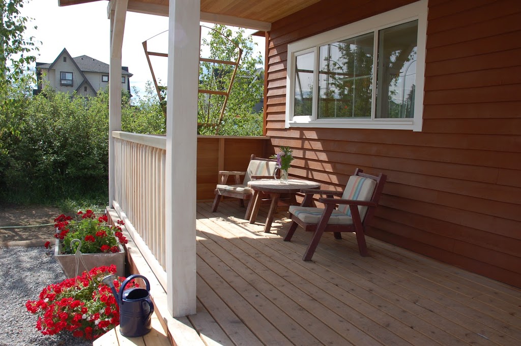 Old Meadows Guest Cottage | 4193 Gordon Dr, Kelowna, BC V1W 1S4, Canada | Phone: (250) 764-2500