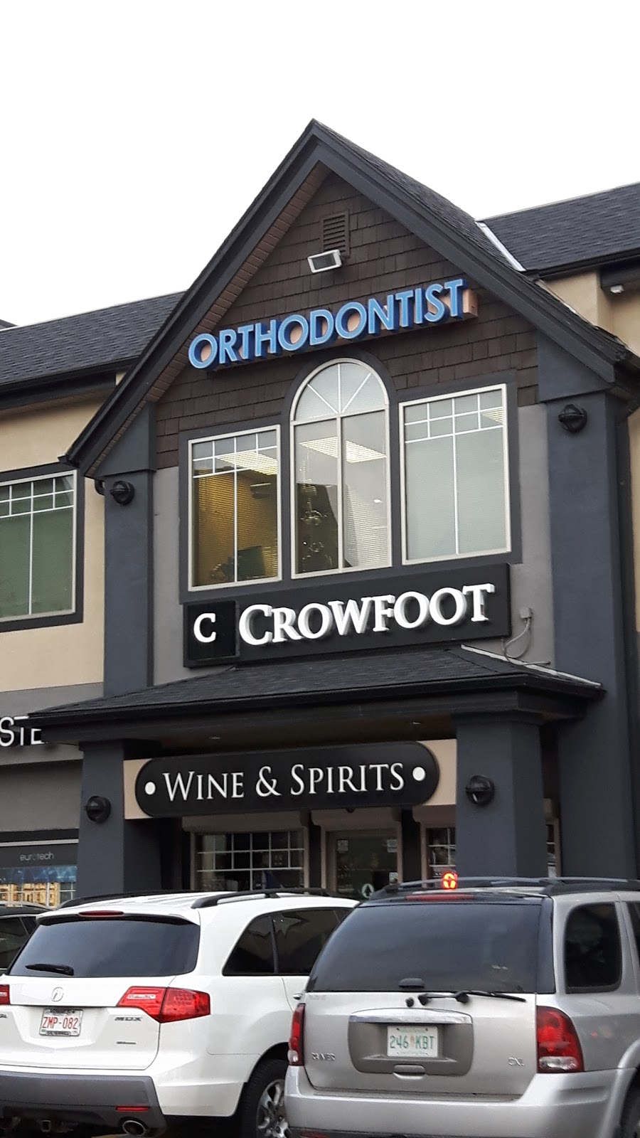 Crowfoot Wine & Spirits | 307, 1851 Sirocco Dr SW, Calgary, AB T3H 4R5, Canada | Phone: (403) 246-2600