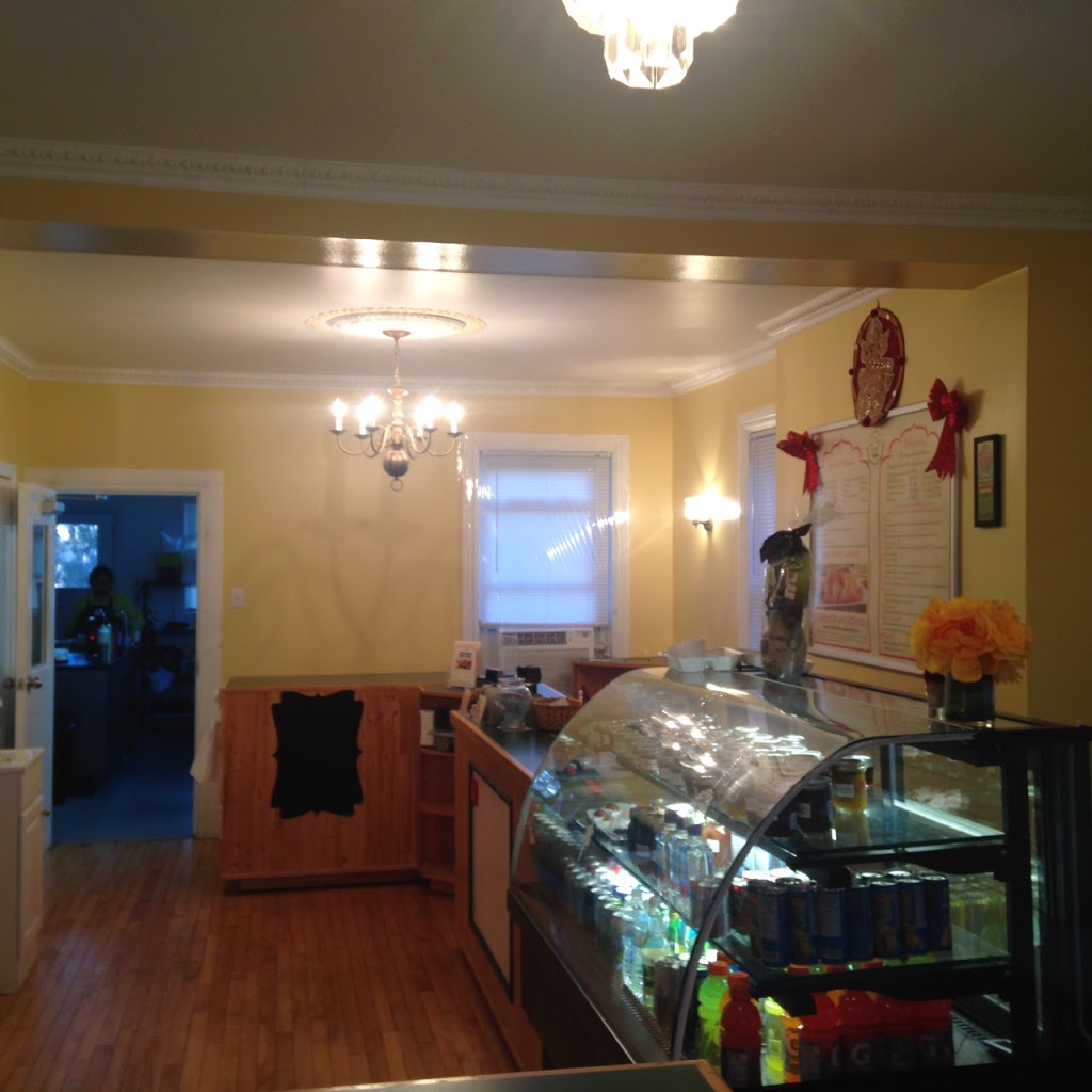 1000 curry | 136 Main St, Gananoque, ON K7G 2L9, Canada | Phone: (613) 382-8779