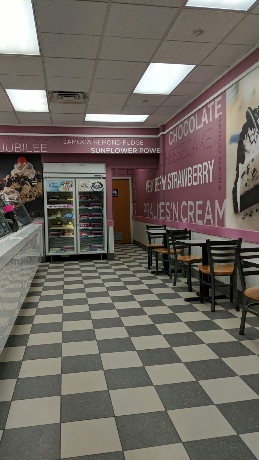 Baskin-Robbins | 1500 Bank St, Ottawa, ON K1H 7Z2, Canada | Phone: (613) 731-1001