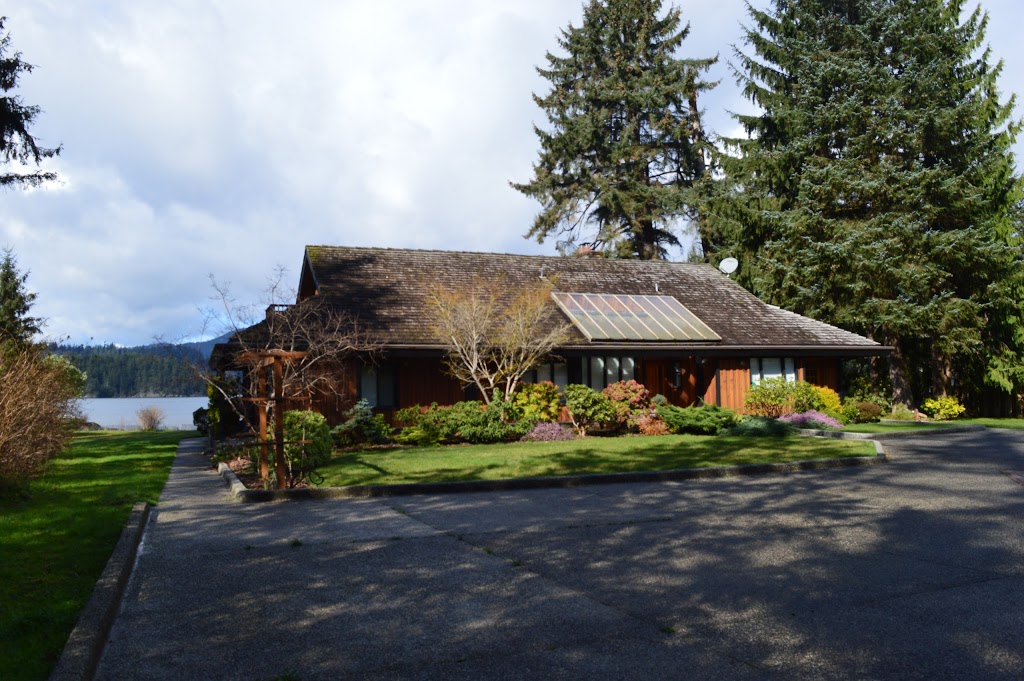 Julie Hegyi (Realtor) Sothebys International Realty Canada | 6226 Mika Rd, Sechelt, BC V0N 3A7, Canada | Phone: (604) 740-2164