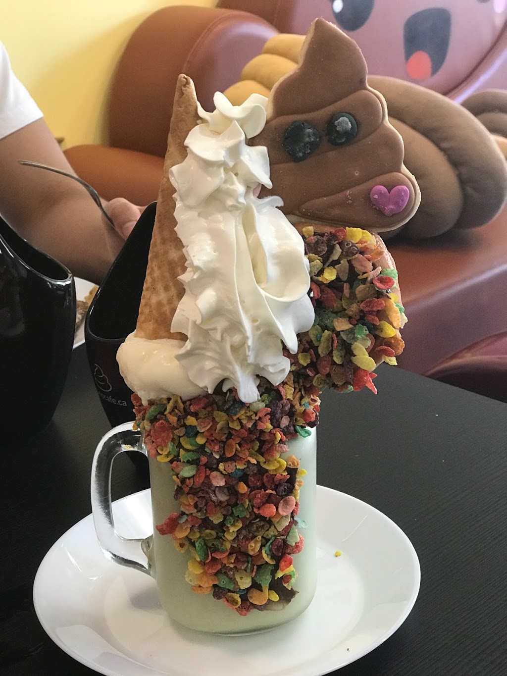 Poop Café | 278 Kerr St, Oakville, ON L6K 3B3, Canada | Phone: (647) 523-2503