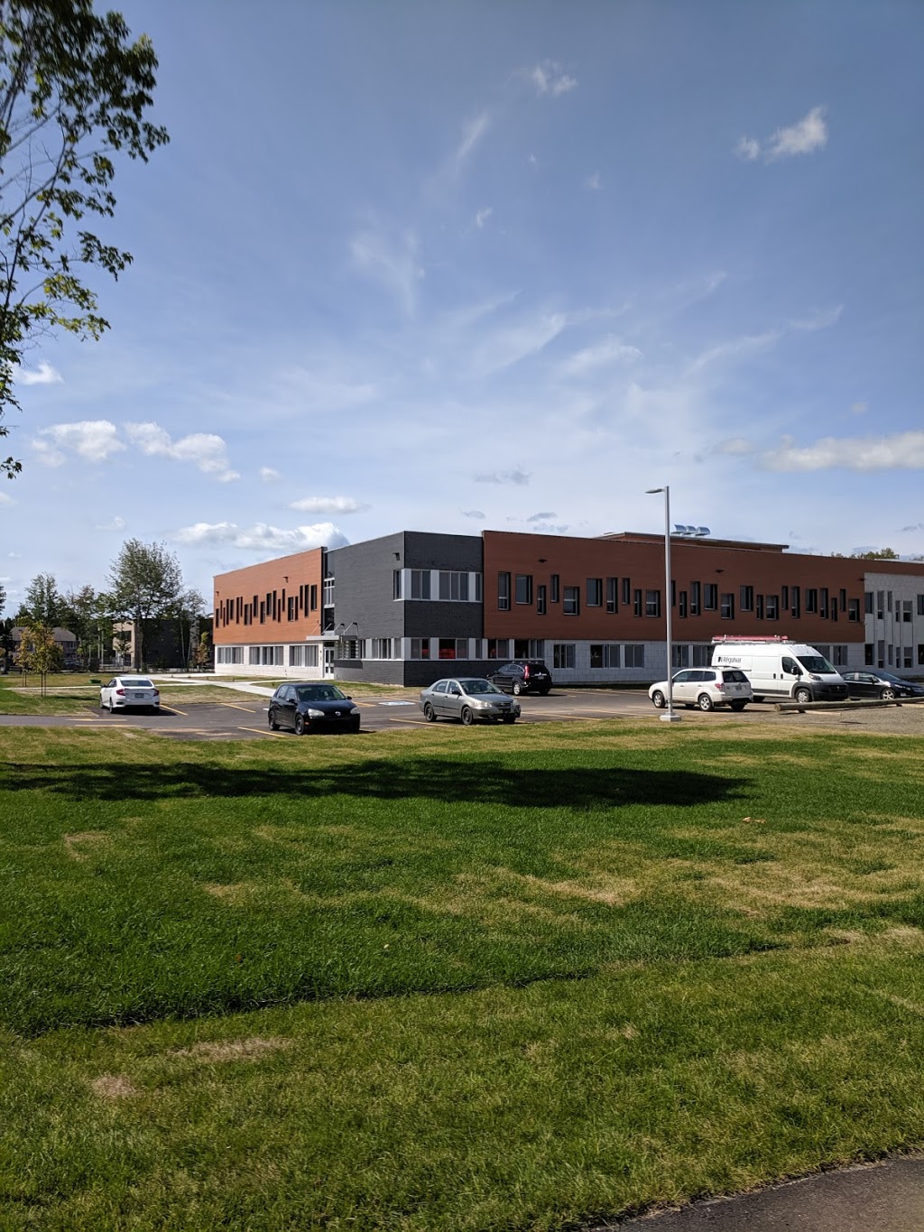 École Lorenzo-Gauthier, Pavillon Préambule | 50 Rue Pierre de Coubertin, Saint-Charles-Borromée, QC J6E 8A8, Canada | Phone: (450) 758-3792