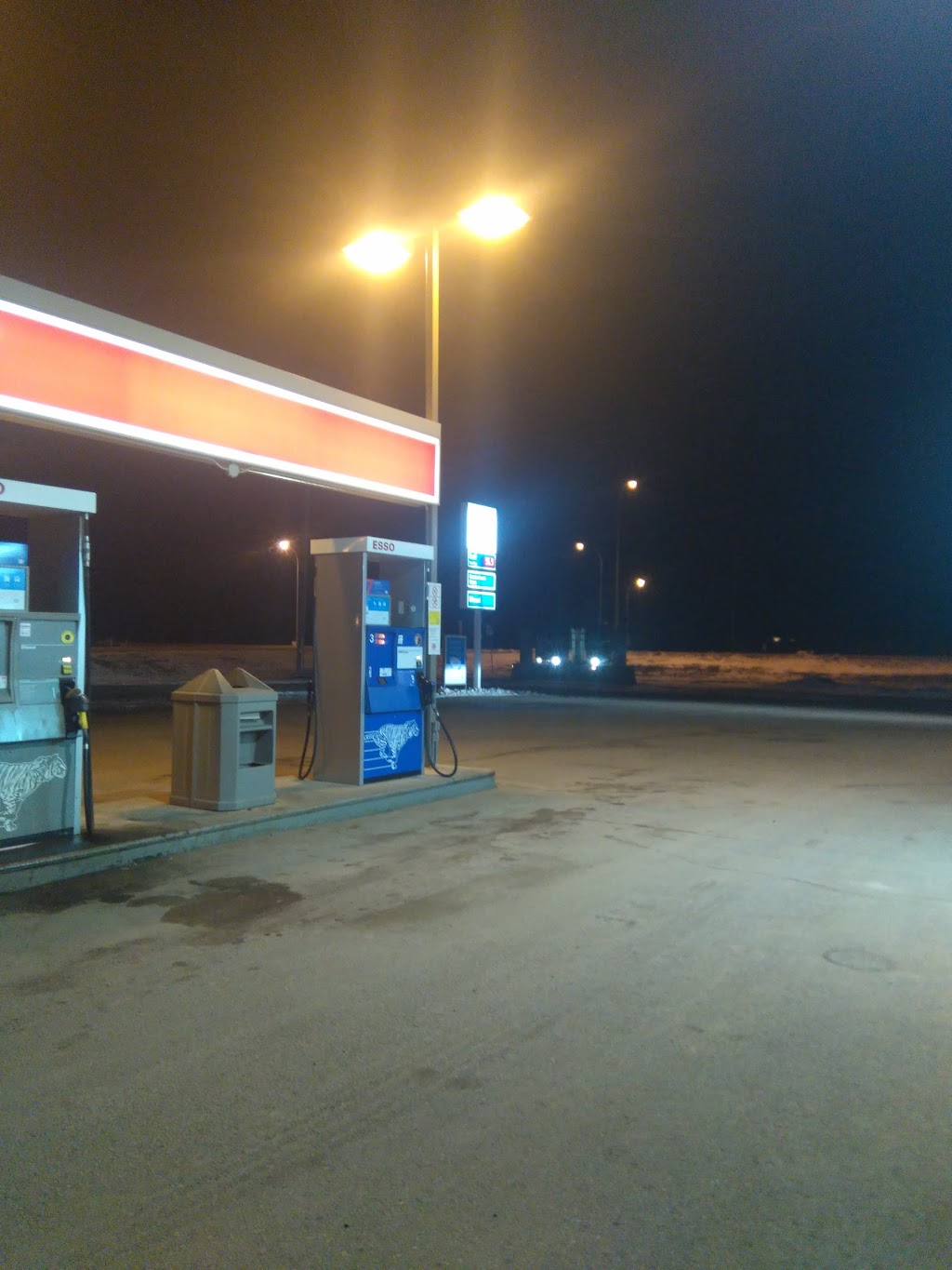 Esso | HWY 21 & HWY, 53 St, Bashaw, AB T0B 0H0, Canada | Phone: (780) 372-4106