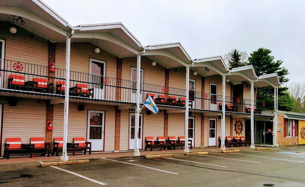 wh motel / Wheelhouse Motel | 31 Knickle Rd, Lunenburg, NS B0J 2C0, Canada | Phone: (902) 634-3353