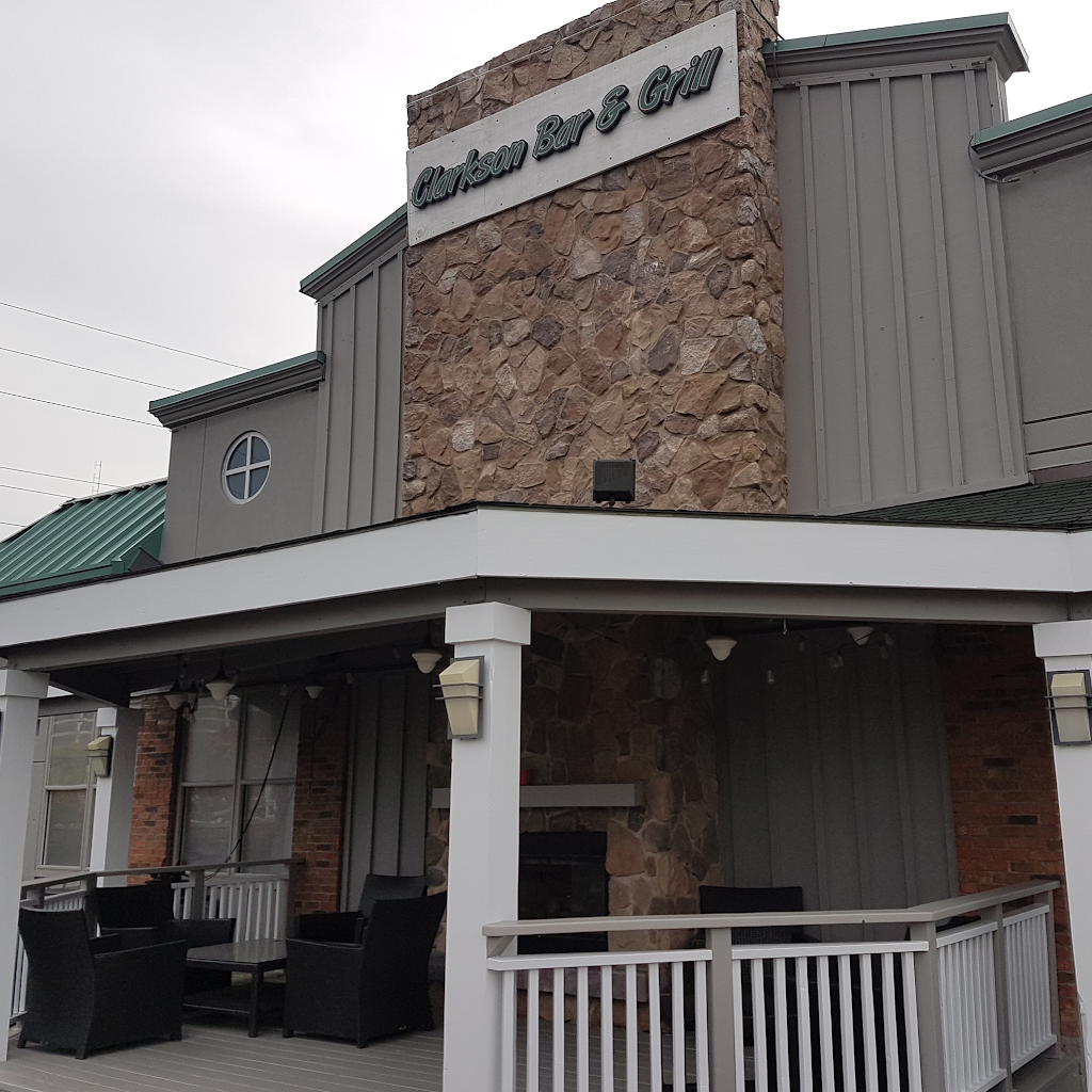 Clarkson Bar & Grill | 980 Southdown Rd, Mississauga, ON L5J 2Y4, Canada | Phone: (905) 822-0202