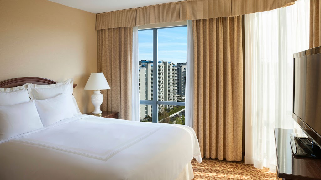 Vancouver Airport Marriott Hotel | 7571 Westminster Hwy, Richmond, BC V6X 1A3, Canada | Phone: (604) 276-2112