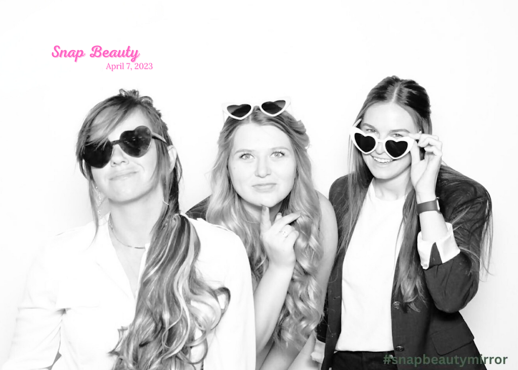 Snap Beauty Photo Booth | 11 Ave, Canmore, AB T1W 0M1, Canada | Phone: (403) 678-8004