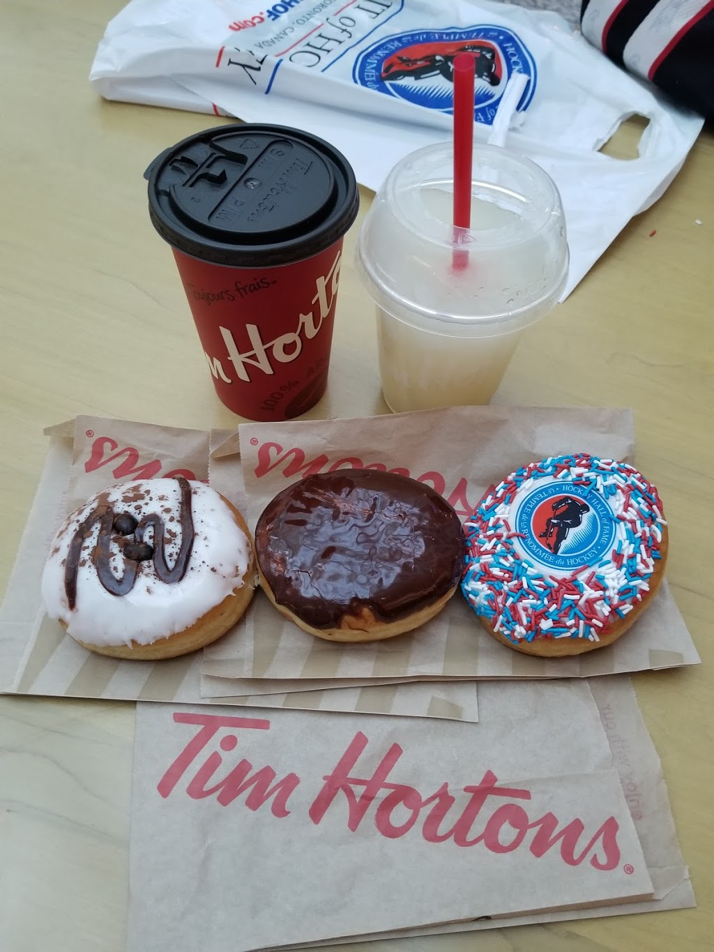 Tim Hortons Brookfield Place | 181 Bay St, Toronto, ON M5J 2T3, Canada | Phone: (416) 359-0581