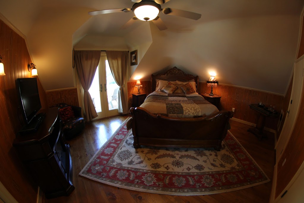 MoonDance Inn Bed & Breakfast | 4737 Cable St, Bellingham, WA 98229, USA | Phone: (360) 647-2997