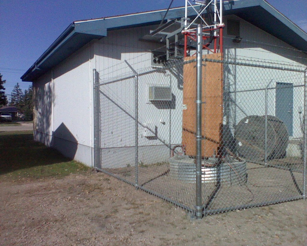 Pioneer Fence | 2272 Logan Ave, Winnipeg, MB R2R 0J2, Canada | Phone: (204) 694-6009