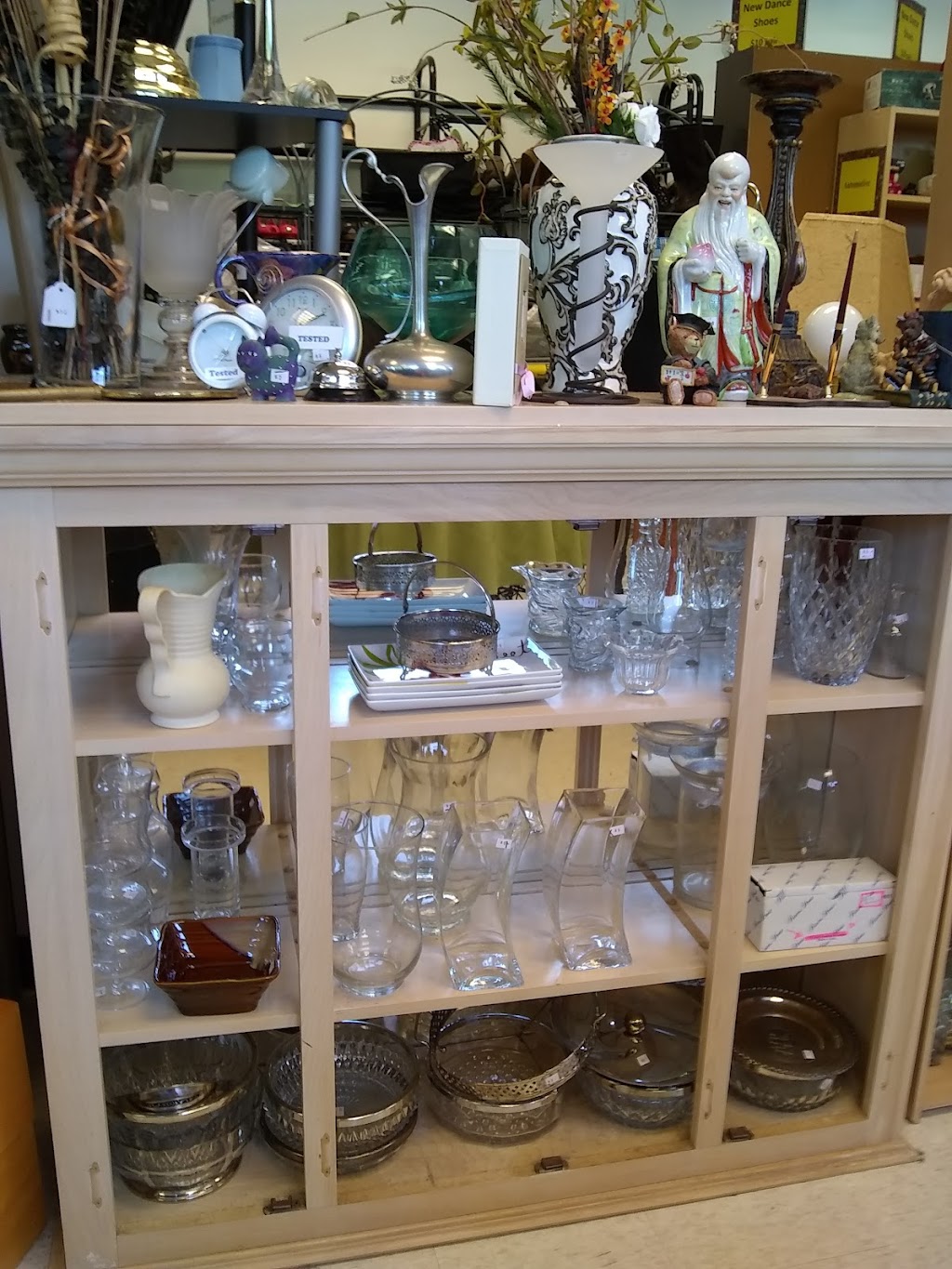 Crossroads Hospice Thrift Store | 2780 Barnet Hwy, Coquitlam, BC V3B 1B9, Canada | Phone: (604) 949-0459