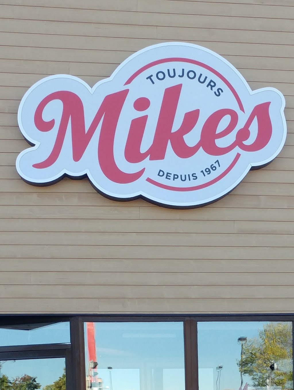 Mikes | 110 Route du Président-Kennedy, Lévis, QC G6V 6C9, Canada | Phone: (418) 835-3449