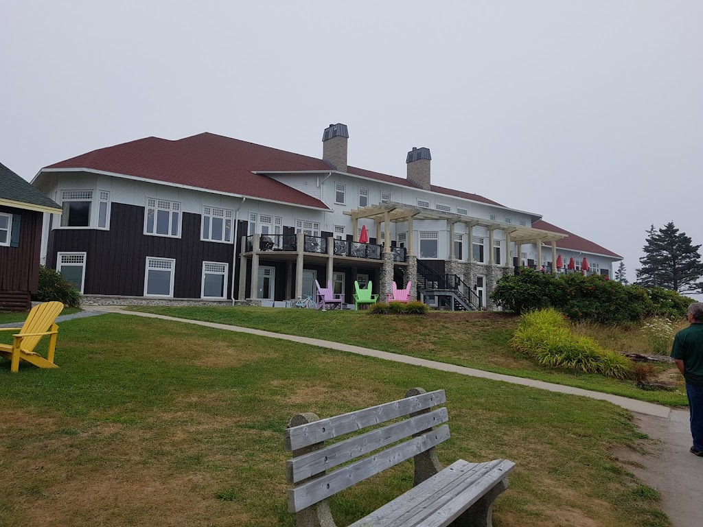 White Point Beach Resort & Golf Club | 75 White Point Beach Resort Rd, Hunts Point, NS B0T 1G0, Canada | Phone: (902) 354-2711