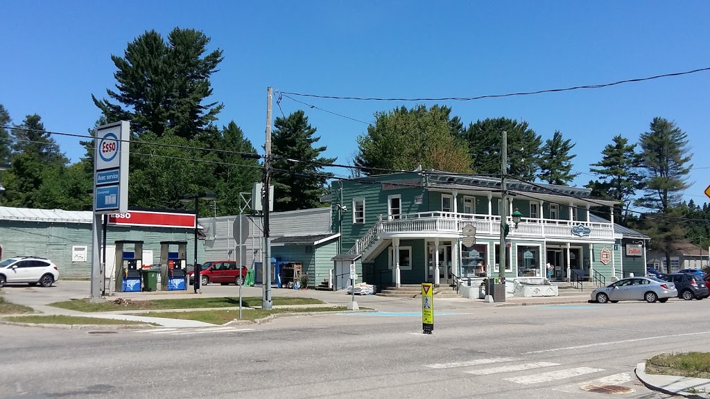 Esso | 2229 Chemin du Tour du Lac, Nominingue, QC J0W 1R0, Canada | Phone: (819) 278-3858