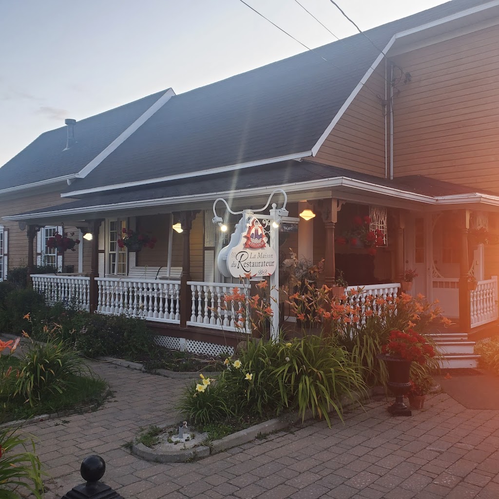 La Maison du Restaurateur Bnb | 90 Rte de lAnse-au-Persil, Rivière-du-Loup, QC G5R 1E2, Canada | Phone: (418) 868-0726