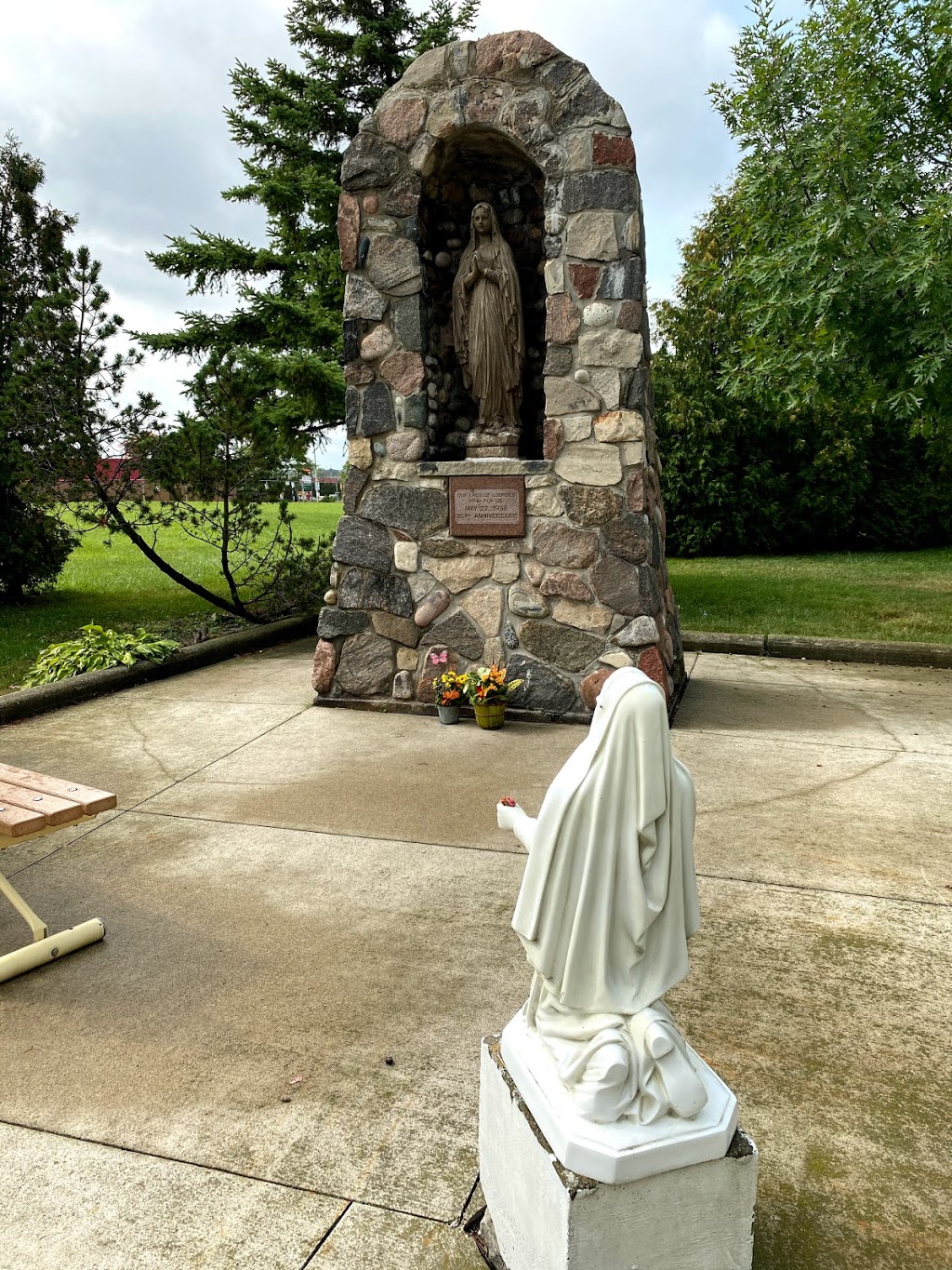 St. Catherine of Siena Roman Catholic Church | 416 Mohawk Rd E, Hamilton, ON L8V 2H7, Canada | Phone: (905) 383-3381