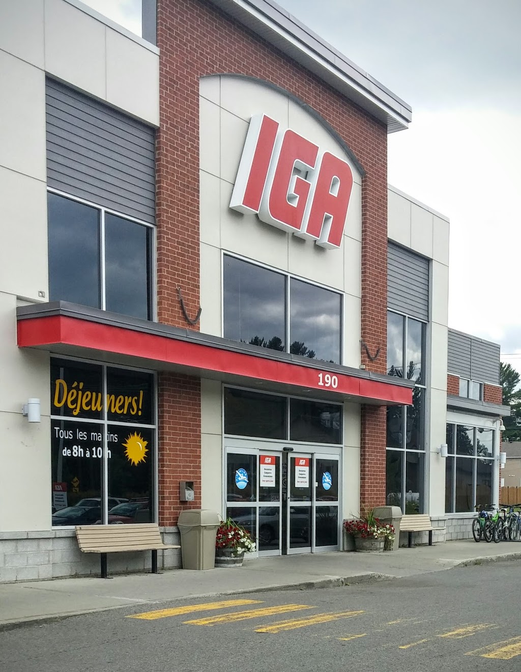 IGA Supermarket J.C. Bédard Ltd. | 190 Rue du Collège, Pont-Rouge, QC G3H 0C6, Canada | Phone: (418) 873-2415