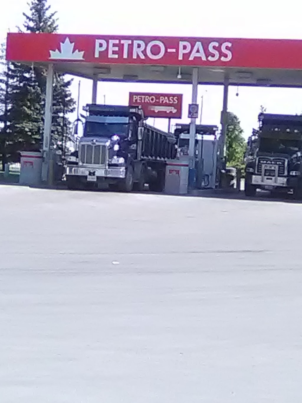 Petro-Pass Truck Stop | 120 MacIntosh Blvd, Concord, ON L4K 4P3, Canada | Phone: (905) 761-2850