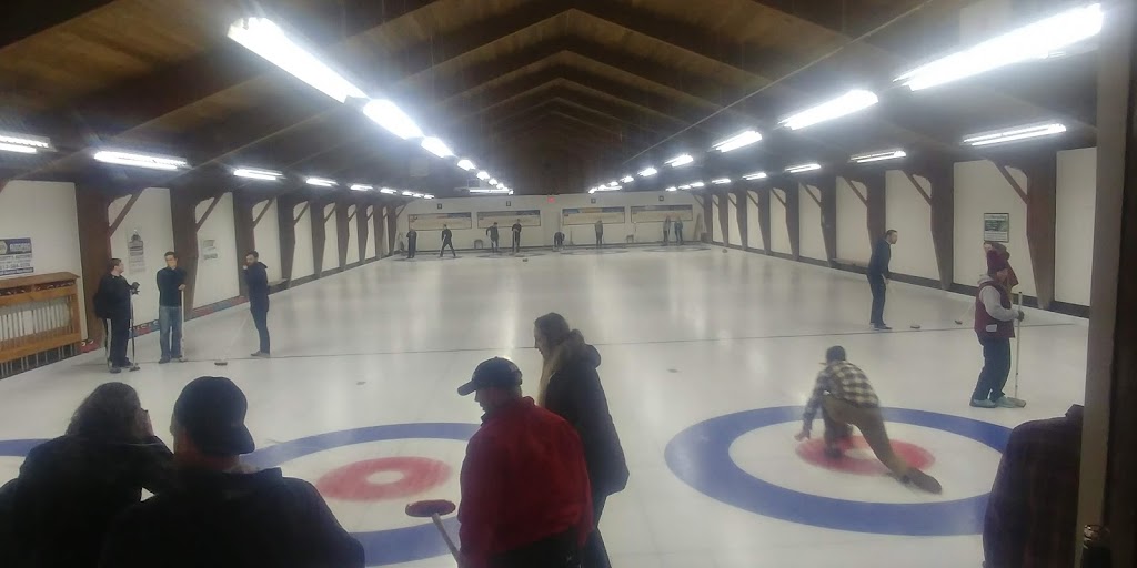 Deep River Curling & Squash Club | 1 Granite Ln, Deep River, ON K0J 1P0, Canada | Phone: (613) 584-2882