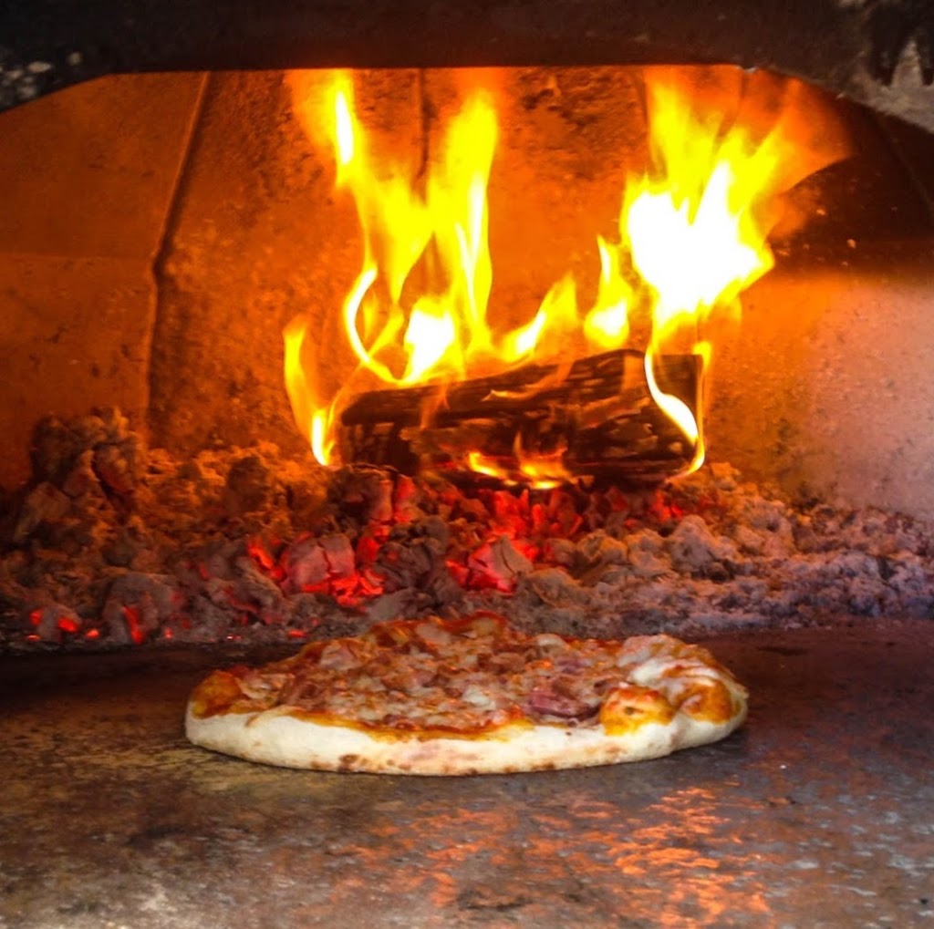 Marnos Woodfire Pizza | 11014 Bond Rd, Lake Country, BC V4V 1J6, Canada | Phone: (250) 718-5901