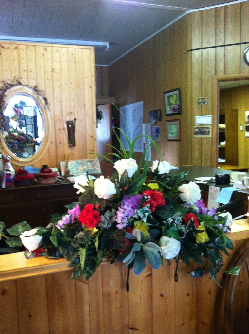 Flowers With Flair | 97 Victoria St, Thedford, ON N0M 2N0, Canada | Phone: (519) 786-5905