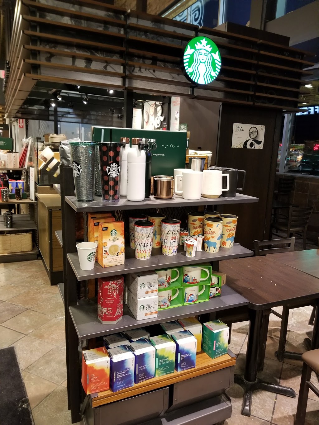 Starbucks | 808 York Mills Rd, North York, ON M3B 1X7, Canada | Phone: (416) 385-3113