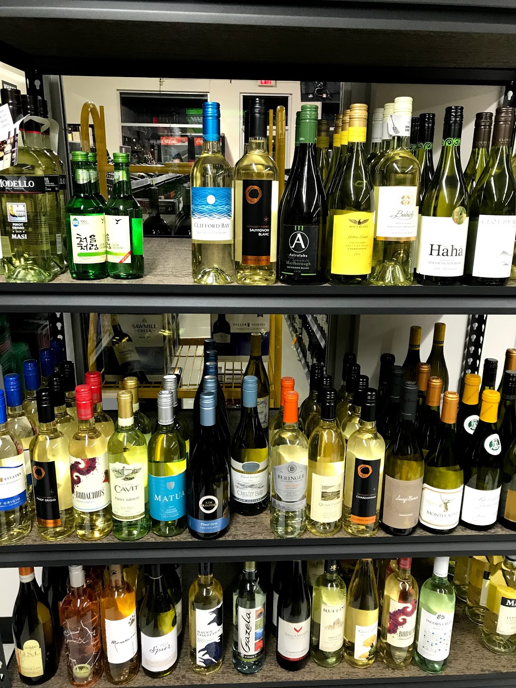 Big Country Liquor | 31-8 Weston Dr SW, Calgary, AB T3H 5P2, Canada | Phone: (403) 685-1994