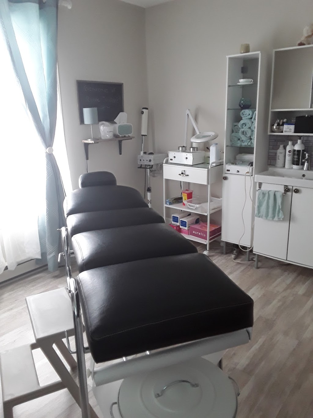 Esthétique Dominique Lefebvre | 2088 Rue des Roses, Carignan, QC J3L 5C9, Canada | Phone: (450) 447-3609