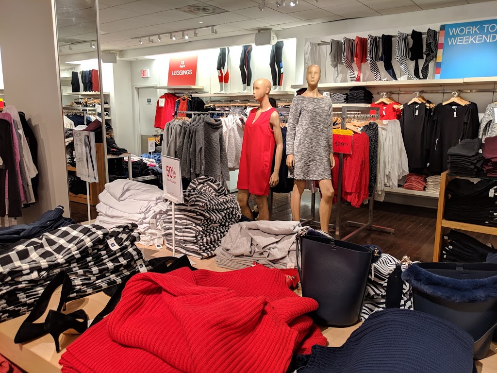 Gap | 375 Queen St W, Toronto, ON M5V 2A5, Canada | Phone: (416) 591-3517