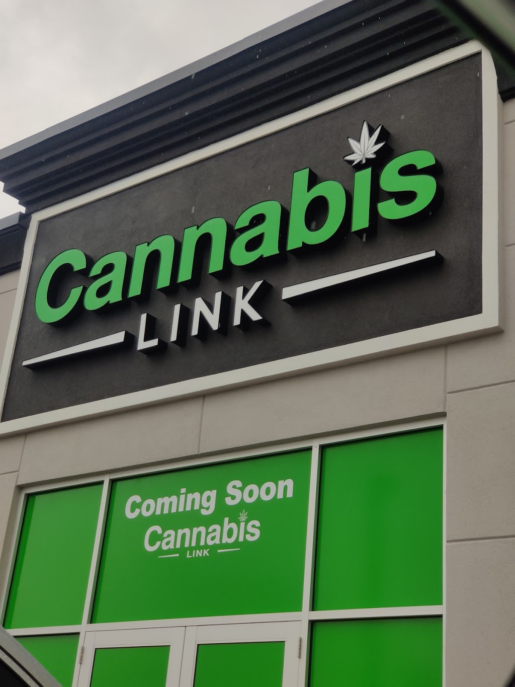 Cannabis Link Hyde Park | 1175 Hyde Park Rd #2B, London, ON N6H 5K6, Canada | Phone: (519) 657-7979