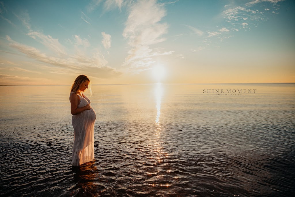 Shine Moment Photography Studio | 357 Pooley Pl, Victoria, BC V9A 6Y5, Canada | Phone: (780) 266-1331