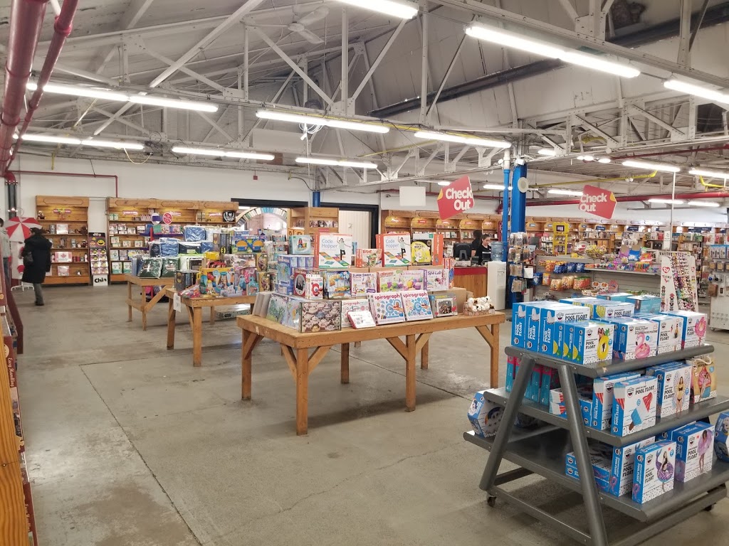 Book Outlet Store | 340 Welland Ave, St. Catharines, ON L2R 7L9, Canada | Phone: (905) 641-4581