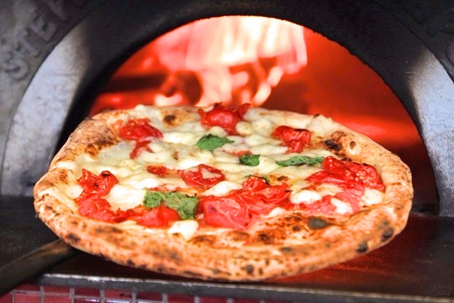 Doppio Zero Pizza - Vera Pizza Napoletana e Pasta | 1655 Como Lake Ave, Coquitlam, BC V3J 3P7, Canada | Phone: (778) 355-5333