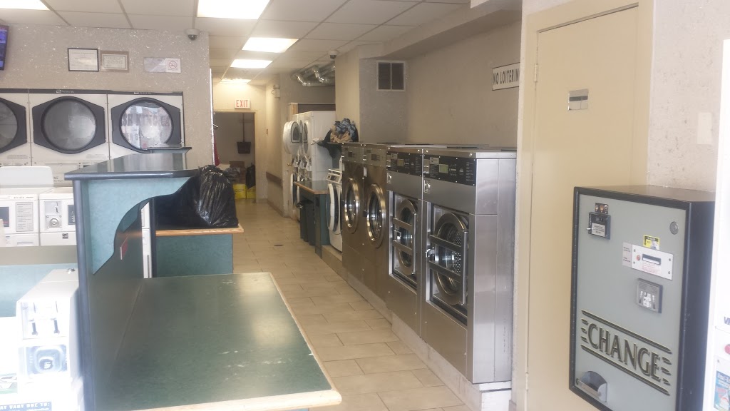 Wash King Laundromat | 1686 Eglinton Ave W, York, ON M6E 2H5, Canada | Phone: (416) 256-4879