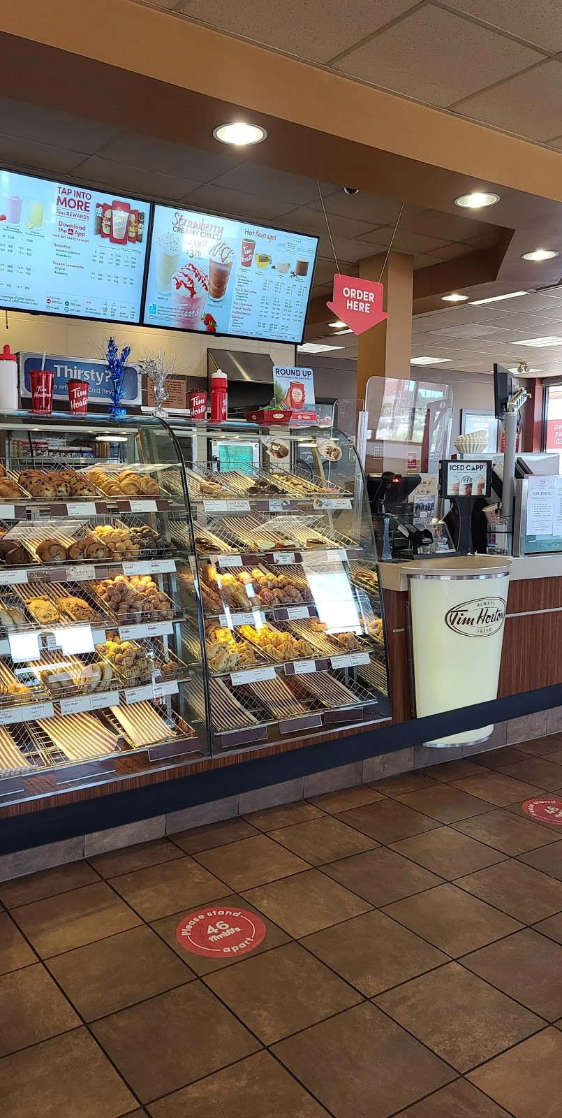 Tim Hortons | 111 Cross Ave, Oakville, ON L6J 2W7, Canada | Phone: (905) 339-3797