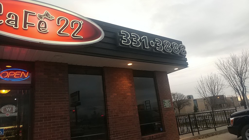 Pizza Hotline | 674 Main St, Winkler, MB R6W 1A3, Canada | Phone: (204) 331-3888