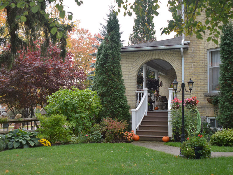 A Patch of Heaven B & B | 36 Waterloo St N, Stratford, ON N5A 5H5, Canada | Phone: (519) 273-2672