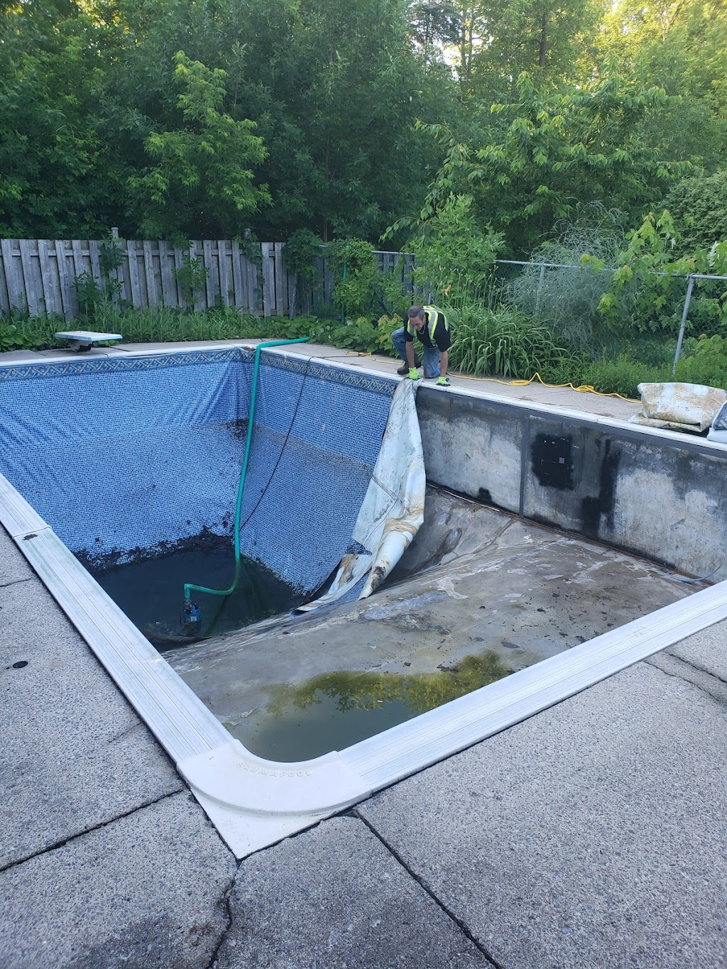 Ottawa Pool Removal Services | 3907 Rockdale Road, Navan, ON K4B 1H9, Canada | Phone: (613) 252-4051