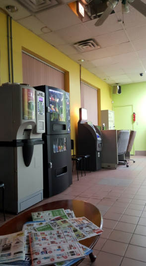 Weston Laundromat Cafe & Lounge | 2083 Weston Rd, York, ON M9N 1X7, Canada | Phone: (416) 242-3986