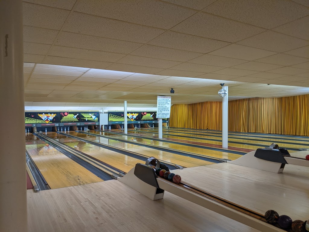 University Lanes | 101 Osler Drive #114, Dundas, ON L9H 4H4, Canada | Phone: (905) 627-0711