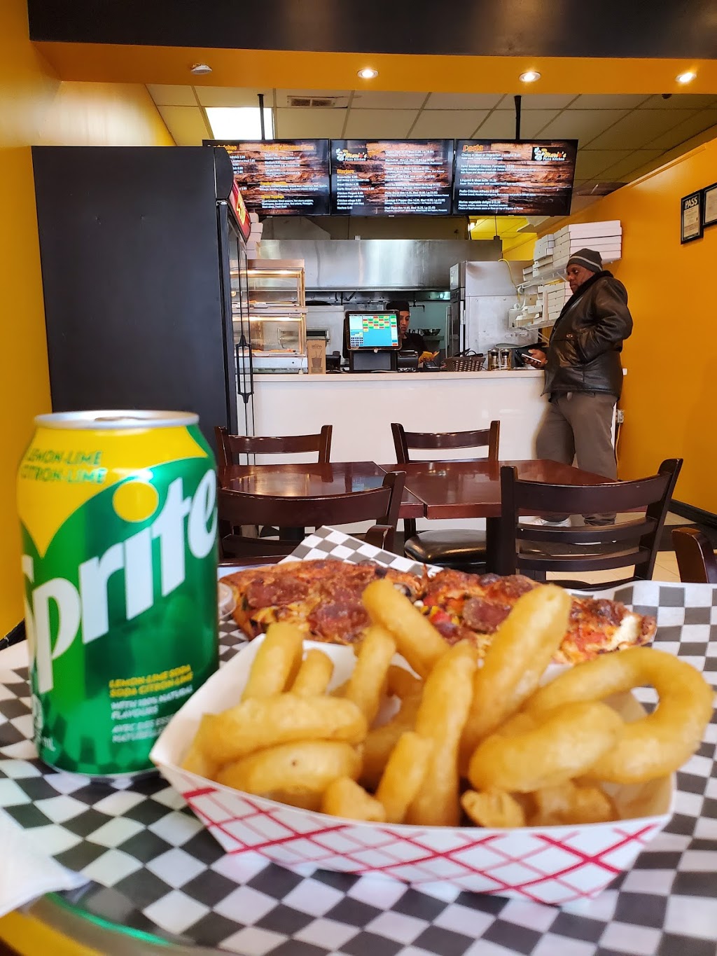 Marios Pizza Kitchen | 355 Pitfield Rd, Scarborough, ON M1S 3E5, Canada | Phone: (416) 297-6262