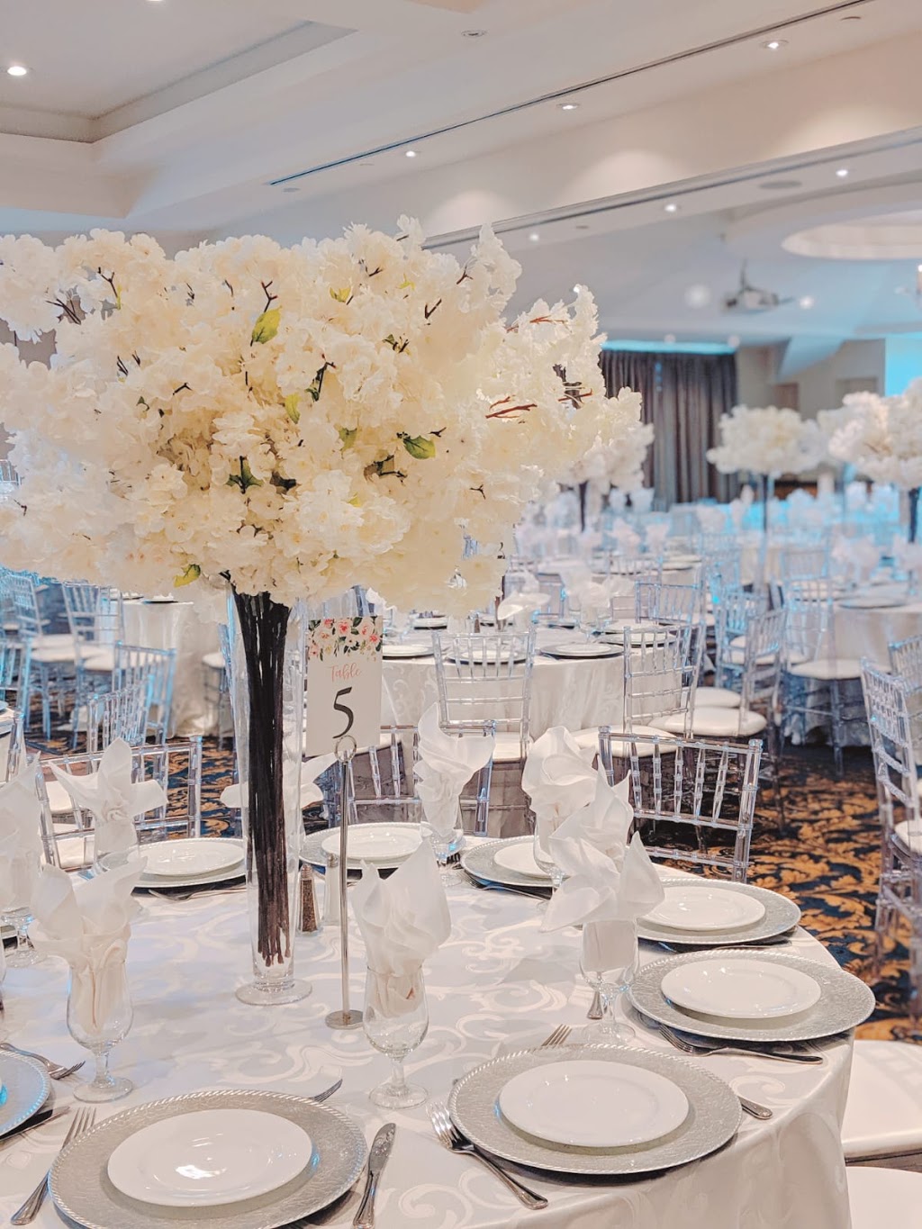 Majestic Wedding Event | 2 Philosophers Trail, Brampton, ON L6S 3V2, Canada | Phone: (416) 722-1809