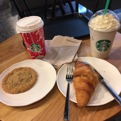 Starbucks | 978 Coxwell Ave, East York, ON M4C 3G5, Canada | Phone: (416) 425-4741