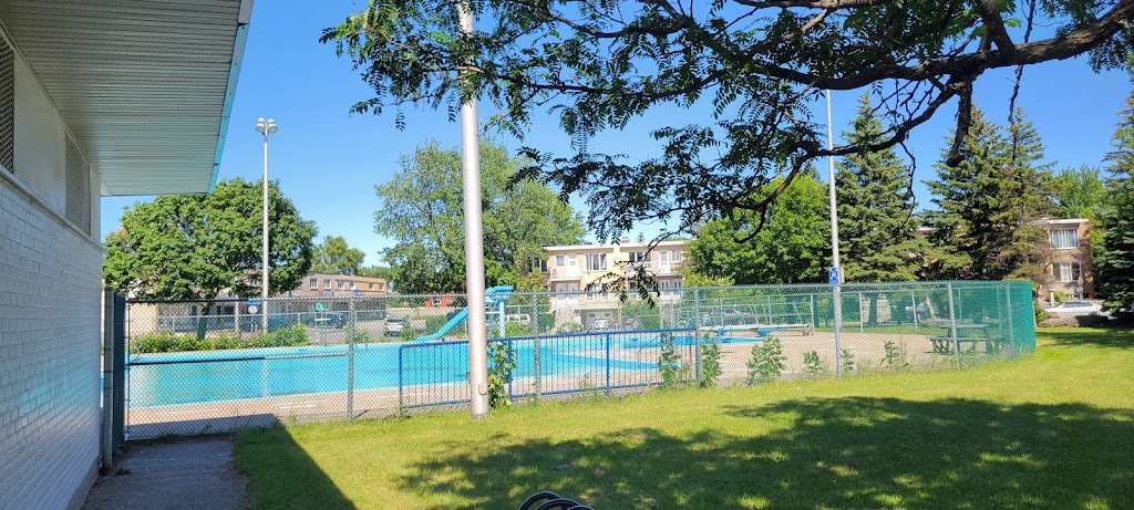 Piscine Saint-Claude | 99 7e Rue, Laval, QC H7N 2C8, Canada | Phone: (450) 662-5054